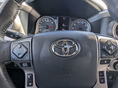 Used 2019 Toyota Tacoma Limited AWD/4WD image 24