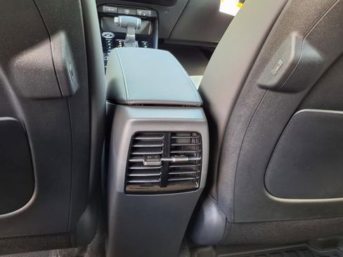 New 2025 Kia Niro SX Touring image 24