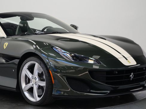 Used 2019 Ferrari Portofino RWD image 55