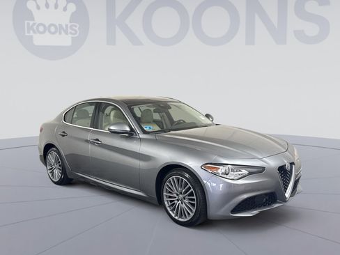 Used 2021 Alfa Romeo Giulia Ti w/ Premium Package image 10