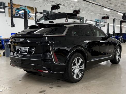 Used 2024 Cadillac Lyriq Tech RWD image 9