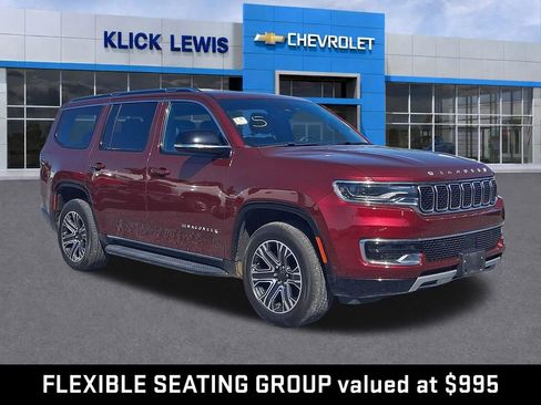 Used 2024 Jeep Wagoneer Series II w/ Flexible Seating Group RWD image 1