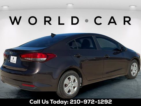 Used 2017 Kia Forte LX w/ LX Popular Package image 3