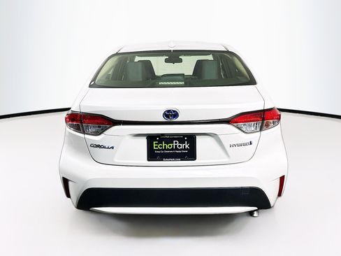 Used 2021 Toyota Corolla LE image 7