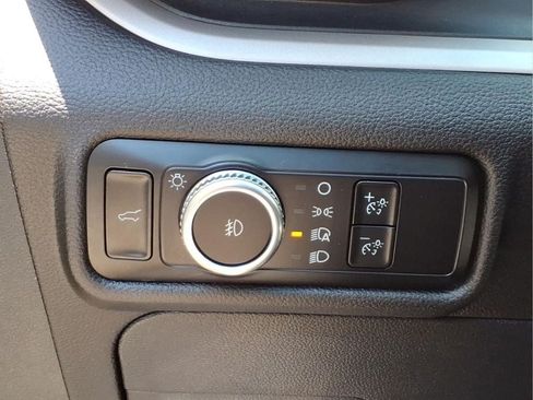 Used 2023 Ford Explorer XLT w/ Equipment Group 202A AWD/4WD image 22