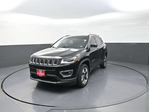 Used 2018 Jeep Compass Limited w/ Navigation Group AWD/4WD image 33