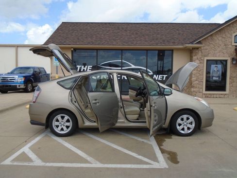 Used 2004 Toyota Prius FWD image 21