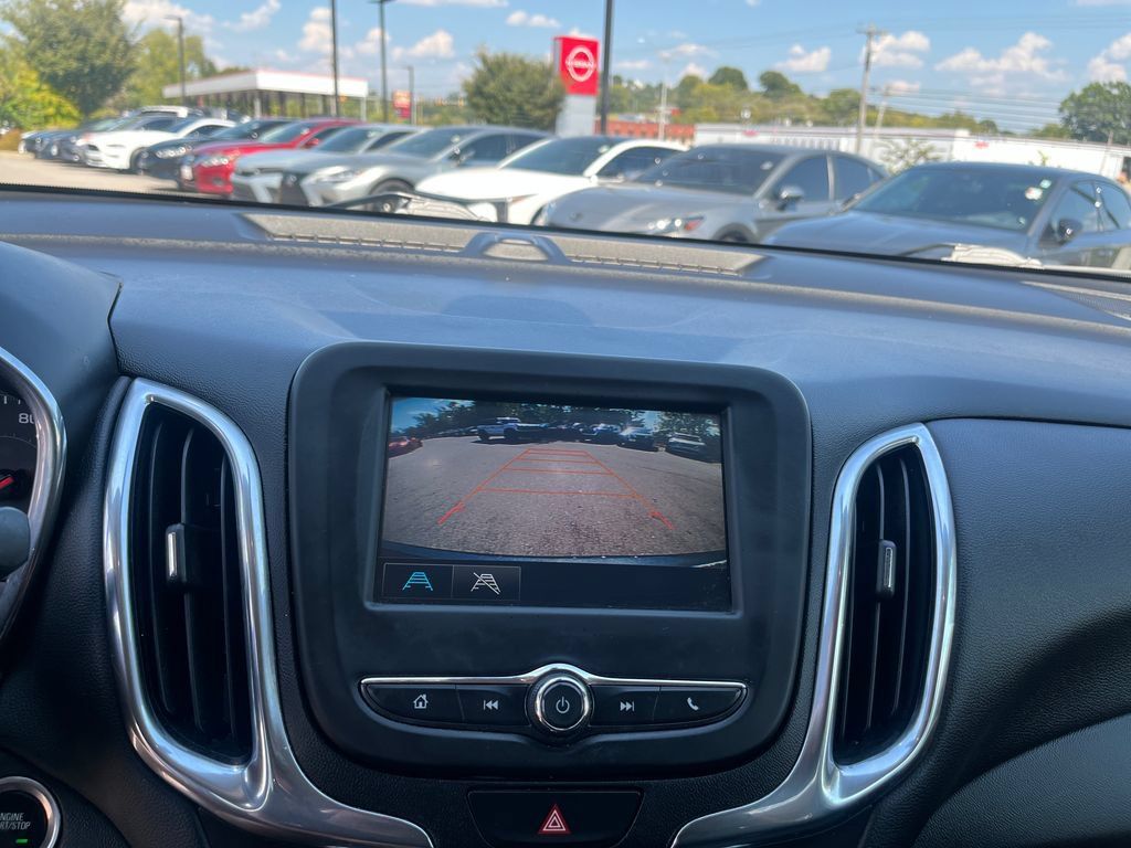 Used 2018 Chevrolet Equinox LT FWD image 19