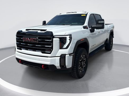 Used 2024 GMC Sierra 3500 AT4 w/ Technology Package AWD/4WD image 3