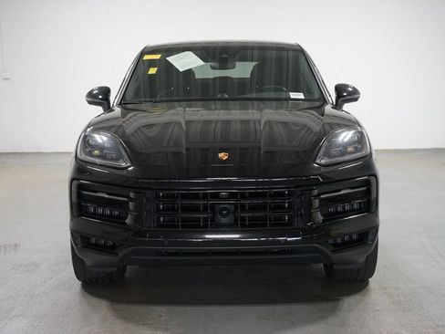 Certified 2024 Porsche Cayenne S AWD/4WD image 2