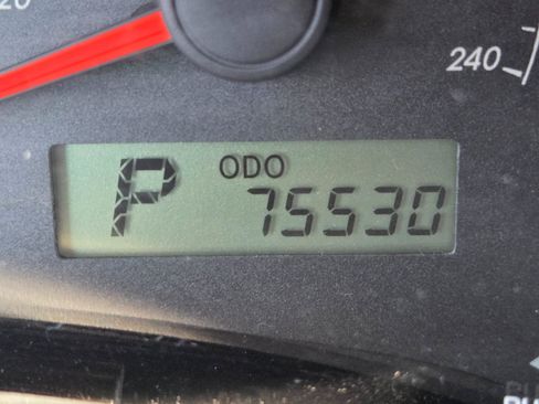 Used 2013 Toyota Corolla LE FWD image 18
