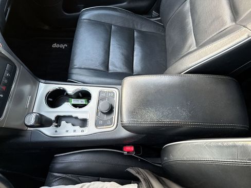 Used 2012 Jeep Grand Cherokee Overland w/ Mopar Chrome Edition Group image 22