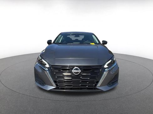 Used 2025 Nissan Altima 2.5 SV image 4