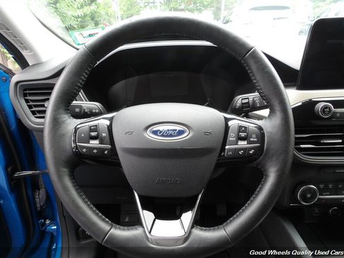 Used 2021 Ford Escape SE w/ Cold Weather Package FWD image 16