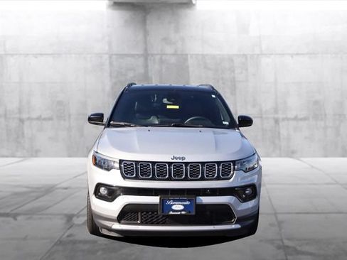 Used 2025 Jeep Compass Limited AWD/4WD image 4