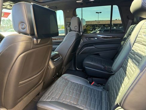 Certified 2023 Cadillac Escalade Sport Platinum w/ LPO, ONYX Package image 6