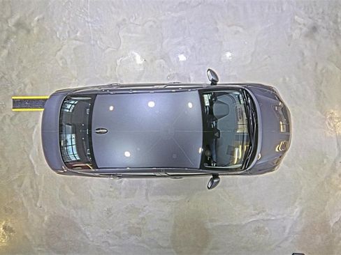 Used 2025 Nissan Versa SV w/ Trunk Package image 24