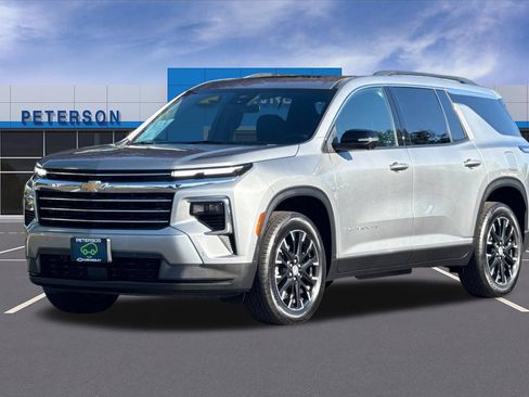 Used 2024 Chevrolet Traverse LT w/ Enhanced Driving Package AWD/4WD image 8