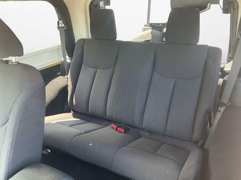 Used 2013 Jeep Wrangler Sport AWD/4WD image 13