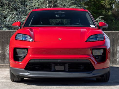 New 2026 Porsche Macan 4 Electric AWD/4WD image 8