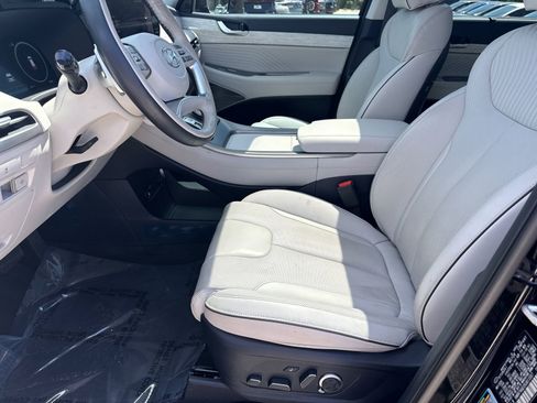 Used 2025 Hyundai Palisade Calligraphy FWD image 9