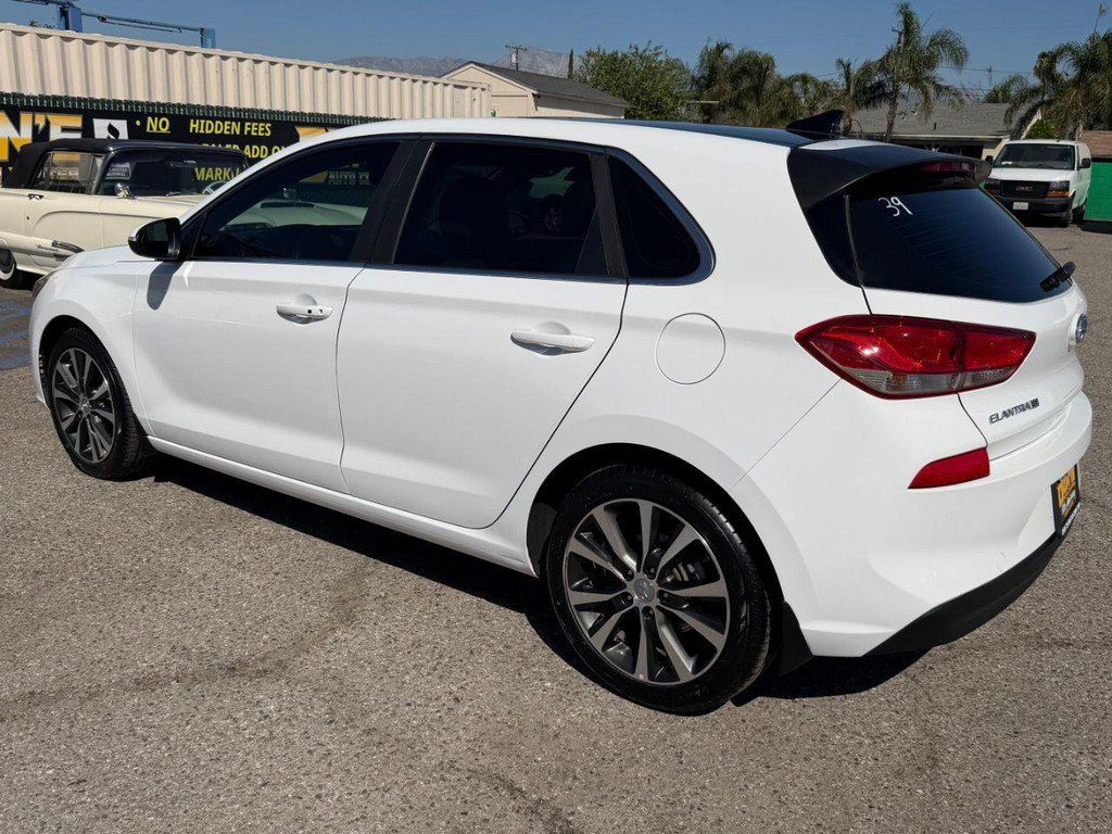 Used 2020 Hyundai Elantra GT w/ Style Package 02 FWD image 9