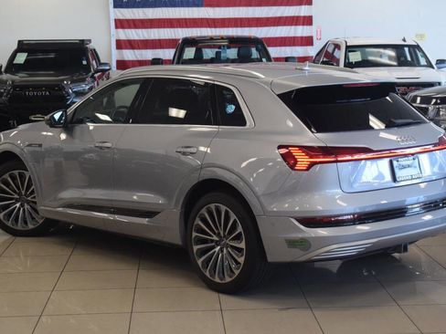 Used 2019 Audi e-tron Prestige w/ Prestige Package AWD/4WD image 21