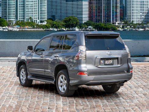 Used 2017 Lexus GX 460 w/ Navigation Package image 7