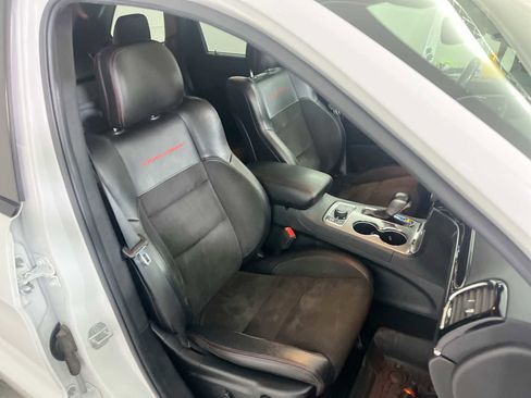 Used 2020 Jeep Grand Cherokee Trailhawk w/ Premium Lighting Group image 32