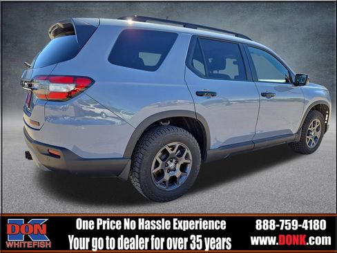 Used 2024 Honda Pilot TrailSport image 8
