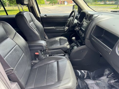 Used 2012 Jeep Patriot Limited w/ Sun/Sound Group image 32