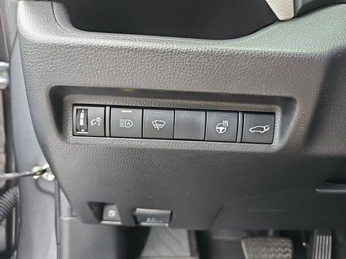 Used 2021 Toyota RAV4 XLE Premium image 29