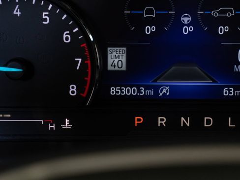 Used 2024 Ford Explorer XLT w/ Equipment Group 202A AWD/4WD image 30