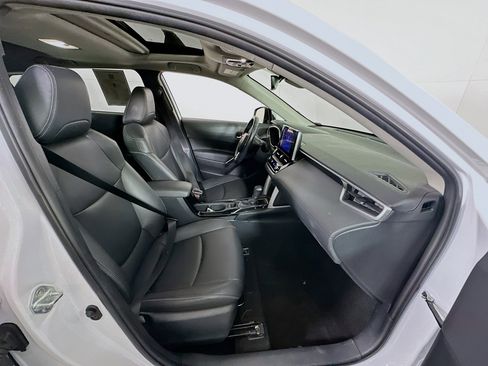 Used 2023 Toyota Corolla Cross XLE image 33