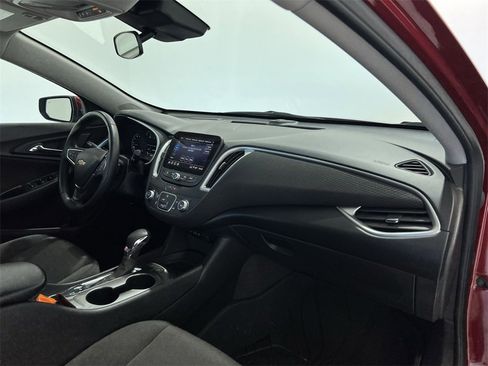 Used 2024 Chevrolet Malibu RS image 25