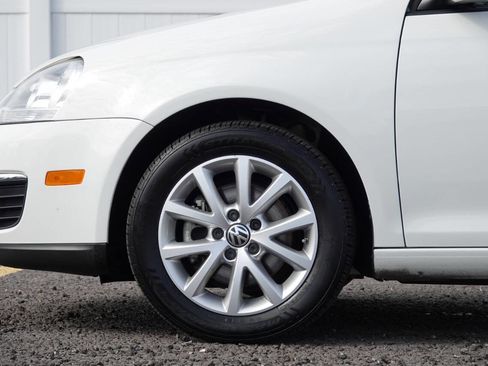 Used 2010 Volkswagen Jetta Limited Edition FWD image 18