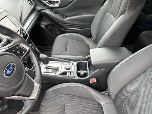 Used 2019 Subaru Forester Premium image 17