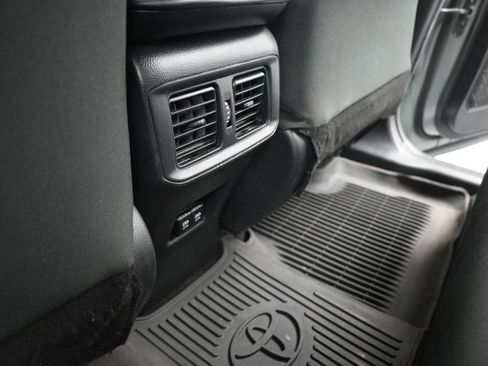 Used 2020 Toyota RAV4 XLE FWD image 14