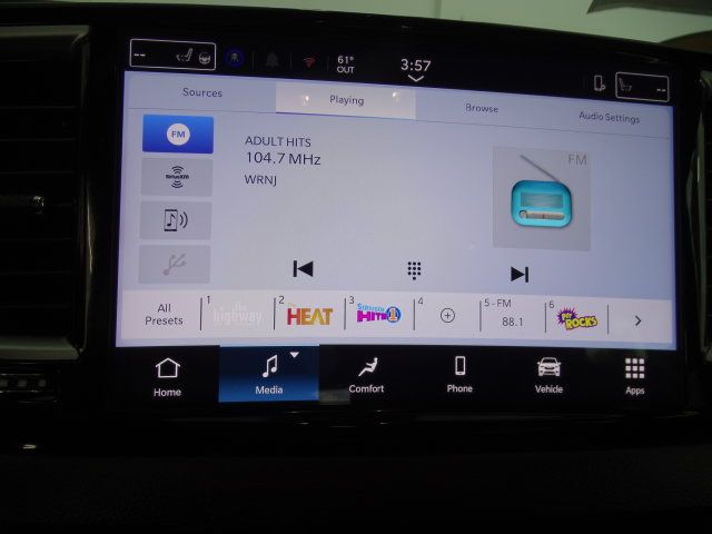 Certified 2026 Chrysler Pacifica Select FWD image 13