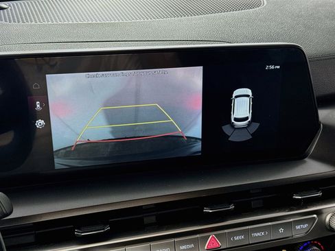 Used 2023 Kia Telluride LX AWD/4WD image 3