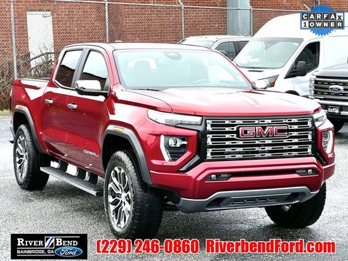 Used 2024 GMC Canyon Denali image 8