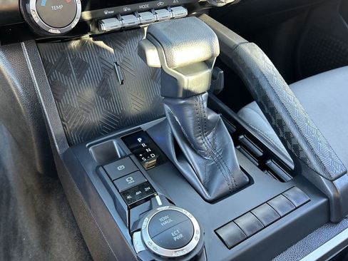 Used 2024 Toyota Tacoma SR5 AWD/4WD image 26