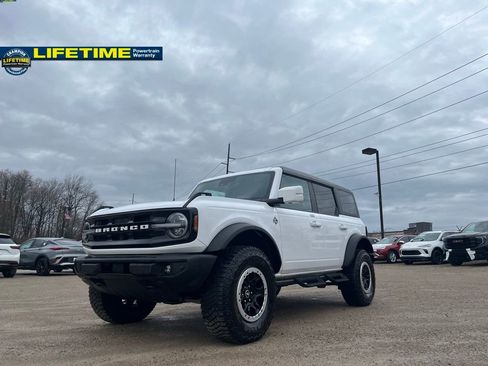 Used 2023 Ford Bronco Outer Banks w/ Sasquatch Package image 2