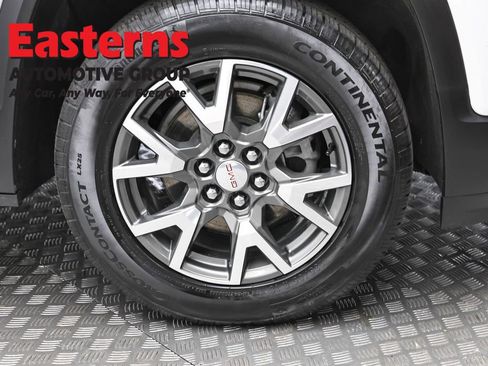 Used 2022 GMC Acadia SLE image 33