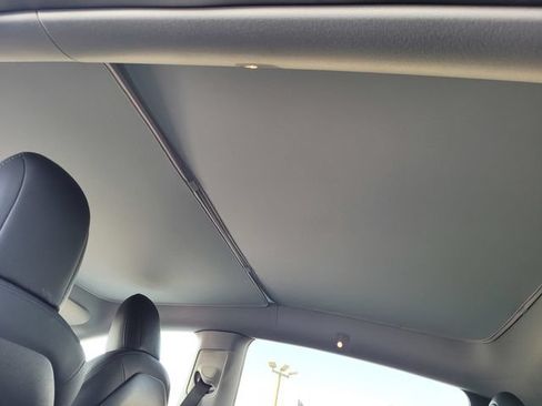 Used 2022 Tesla Model Y Long Range AWD/4WD image 17