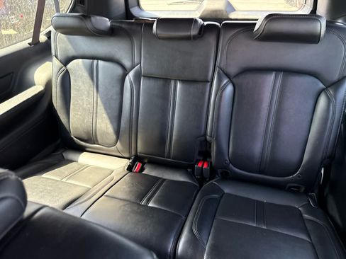 Used 2024 Jeep Wagoneer L Series II RWD image 25