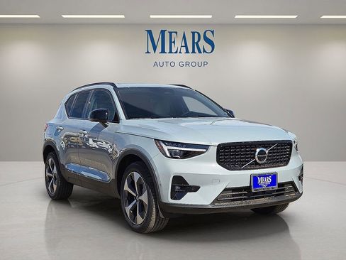 New 2026 Volvo XC40 B5 Plus w/ Protection Package Premier image 7