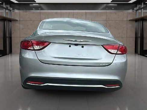 Used 2016 Chrysler 200 Limited FWD image 11