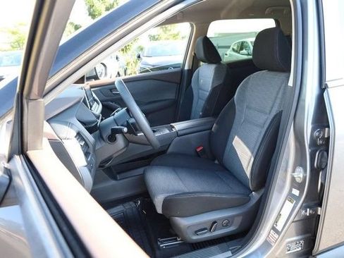 Certified 2023 Nissan Rogue SV FWD image 8