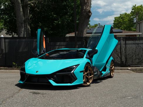 Used 2024 Lamborghini Revuelto AWD/4WD image 28
